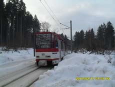 Straßenbahn an der Haltestelle Marienglashöhle