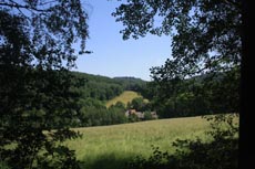 Blick zum Augustusberg (mit Hotel)