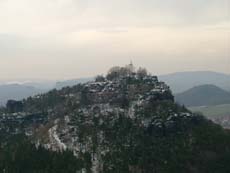 Blick zum Papststein und Schrammsteine(Hintergrund)