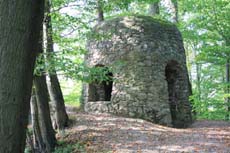 Das sieht wenigstens ein bißchen nach Burg aus.