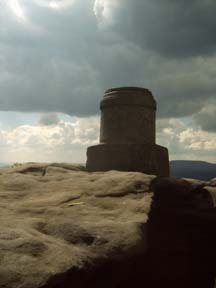 Die Nagelsche Säule auf dem Großen Zschirnstein (mit Kletterseil)