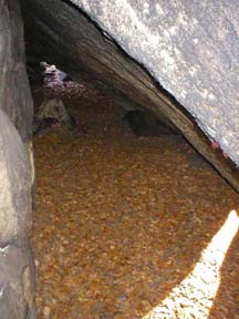 Das Ende der Höhle ist verdammt niedrig!