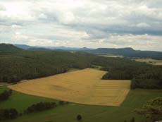 Blick zu den Zschirnsteinen