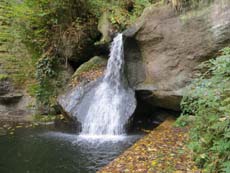 Der Wasserfall ist in Betrieb.