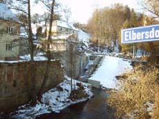 Blick auf die Wasserkraftanlage